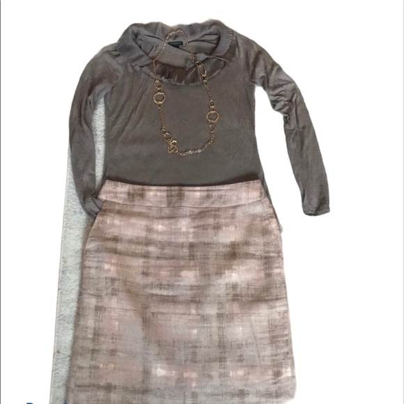 Ann Taylor Loft Tan/Brown Pencil Skirt Size 2 - Picture 6 of 8